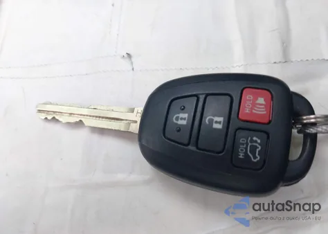 2017 Toyota Rav4 Xle z USA, uszkodzony, nr VIN JTMWFREV9HJ707623